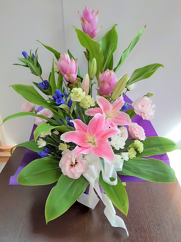 ユリのアレンジメント